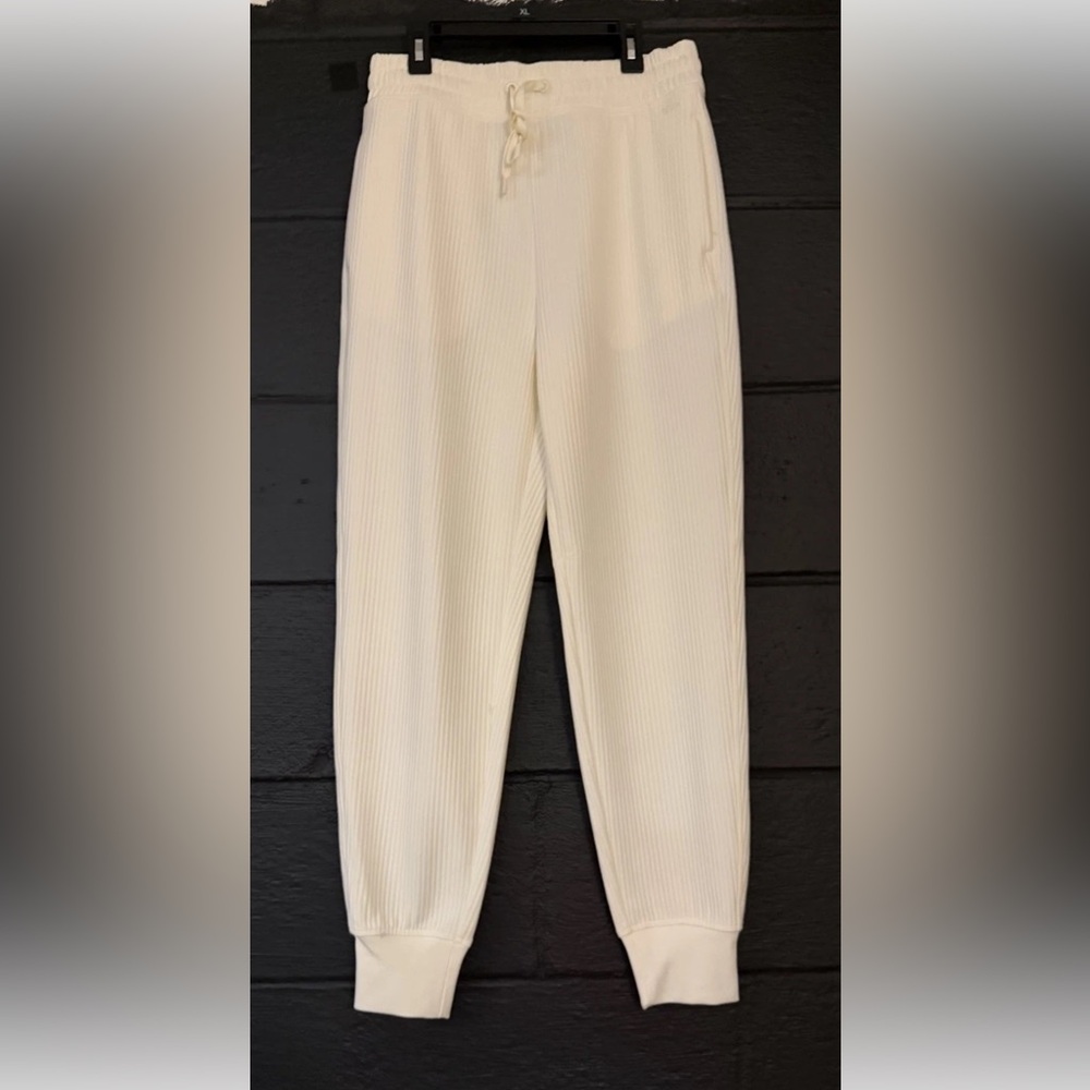 DSG Women's Everyday High Rise Ottoman Jogger Sweatpants Light Cream SMALL NWT - Picture 4 of 9